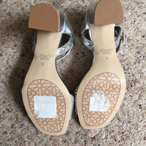 NWOT Badgley Mischka Jewel silver sequin strappy chunky heel dress sandals - Picture 8 of 8